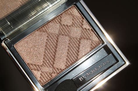 burberry eyeshadow 02|Burberry sheer eye shadow.